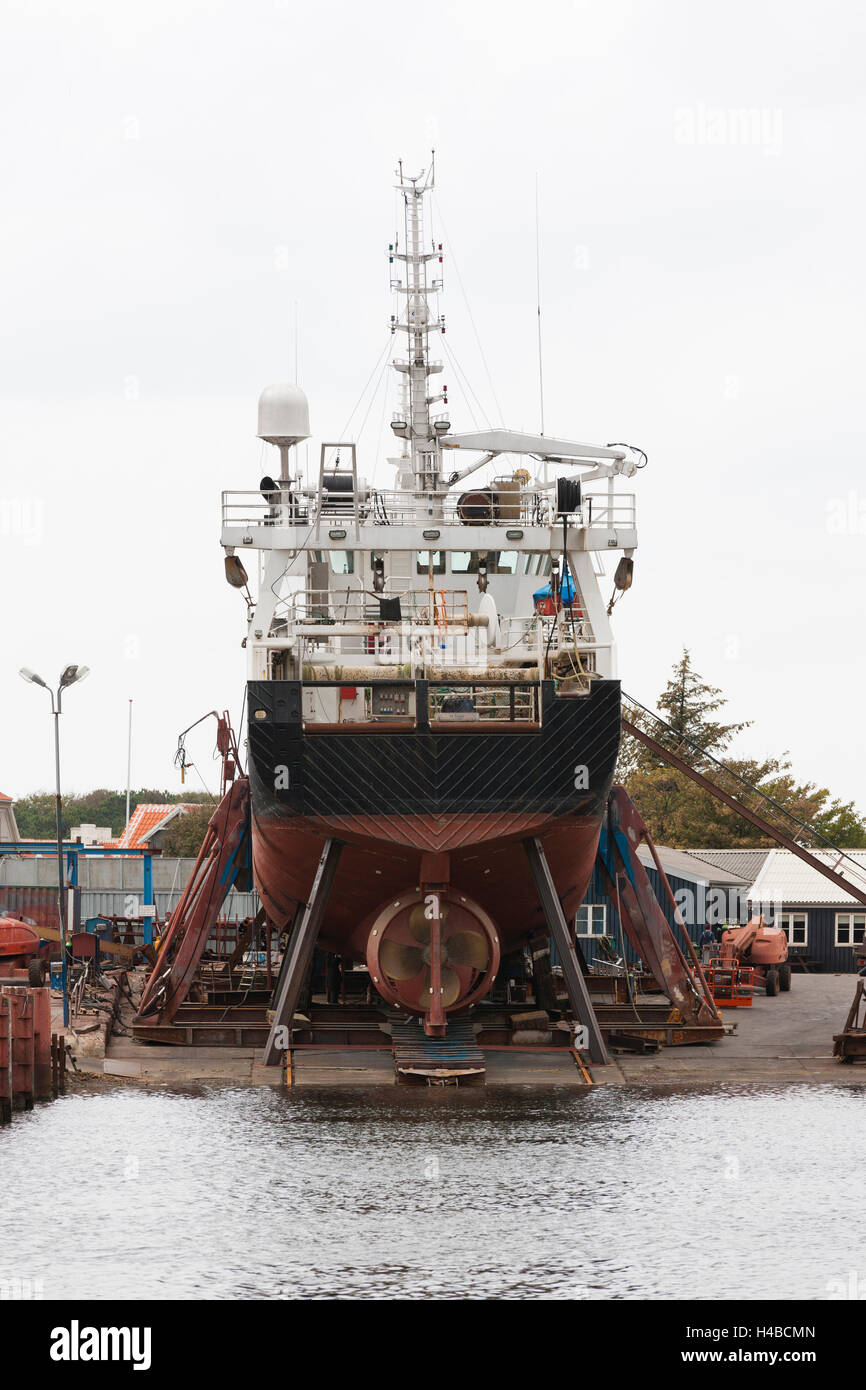 La nave da pesca nel porto di Skågen, Danimarca Foto Stock