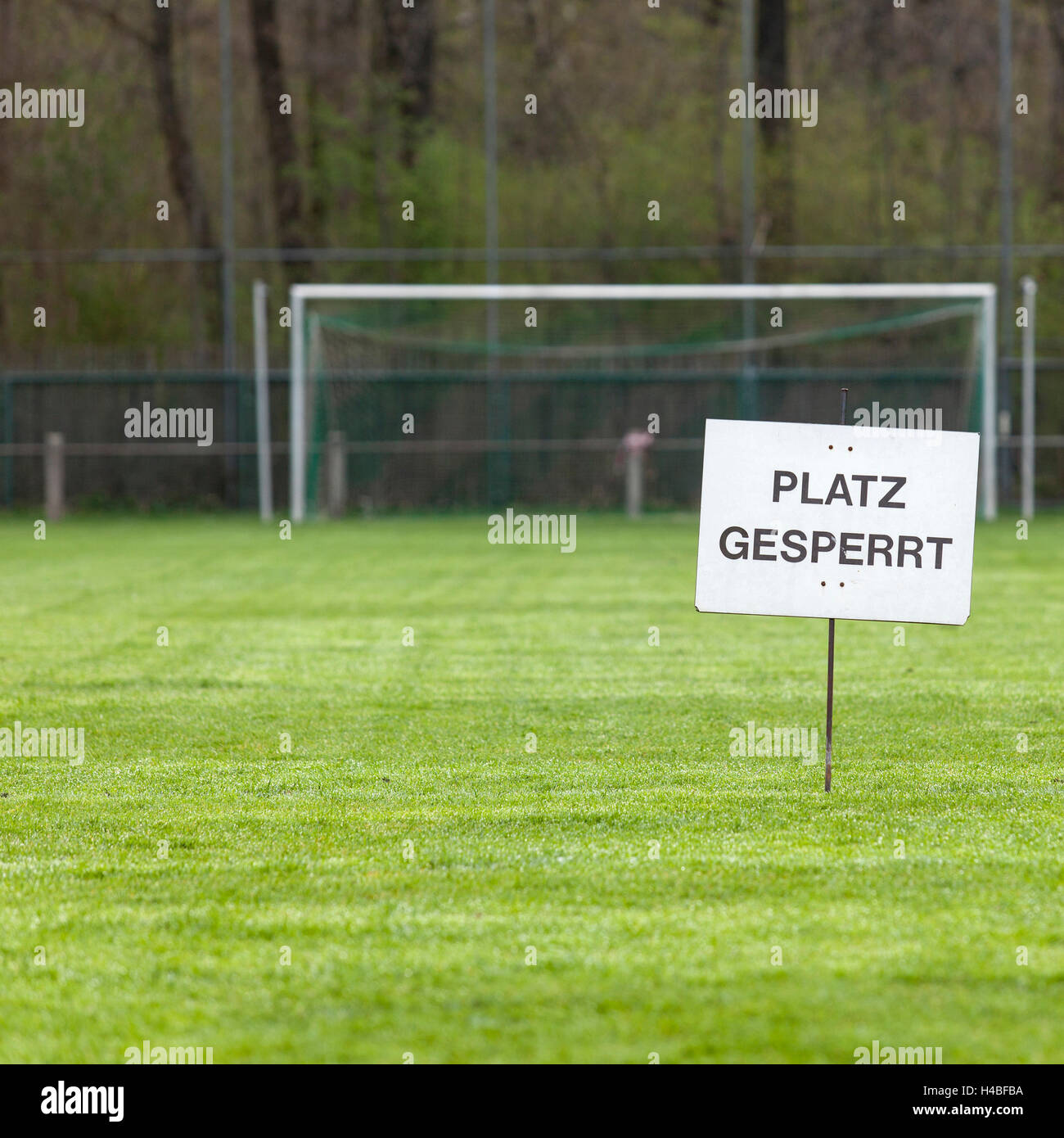 Segno "bloccato" di massa su un campo di calcio, Foto Stock