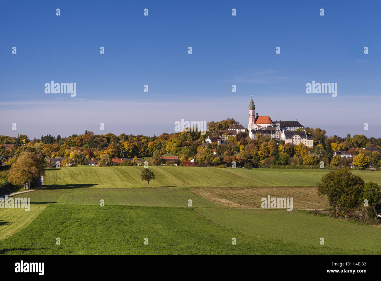 In Germania, in Baviera, Baviera superiore, 5-paese di mare, Andechs, autunno paesaggi con chiostro di Andechs, Foto Stock