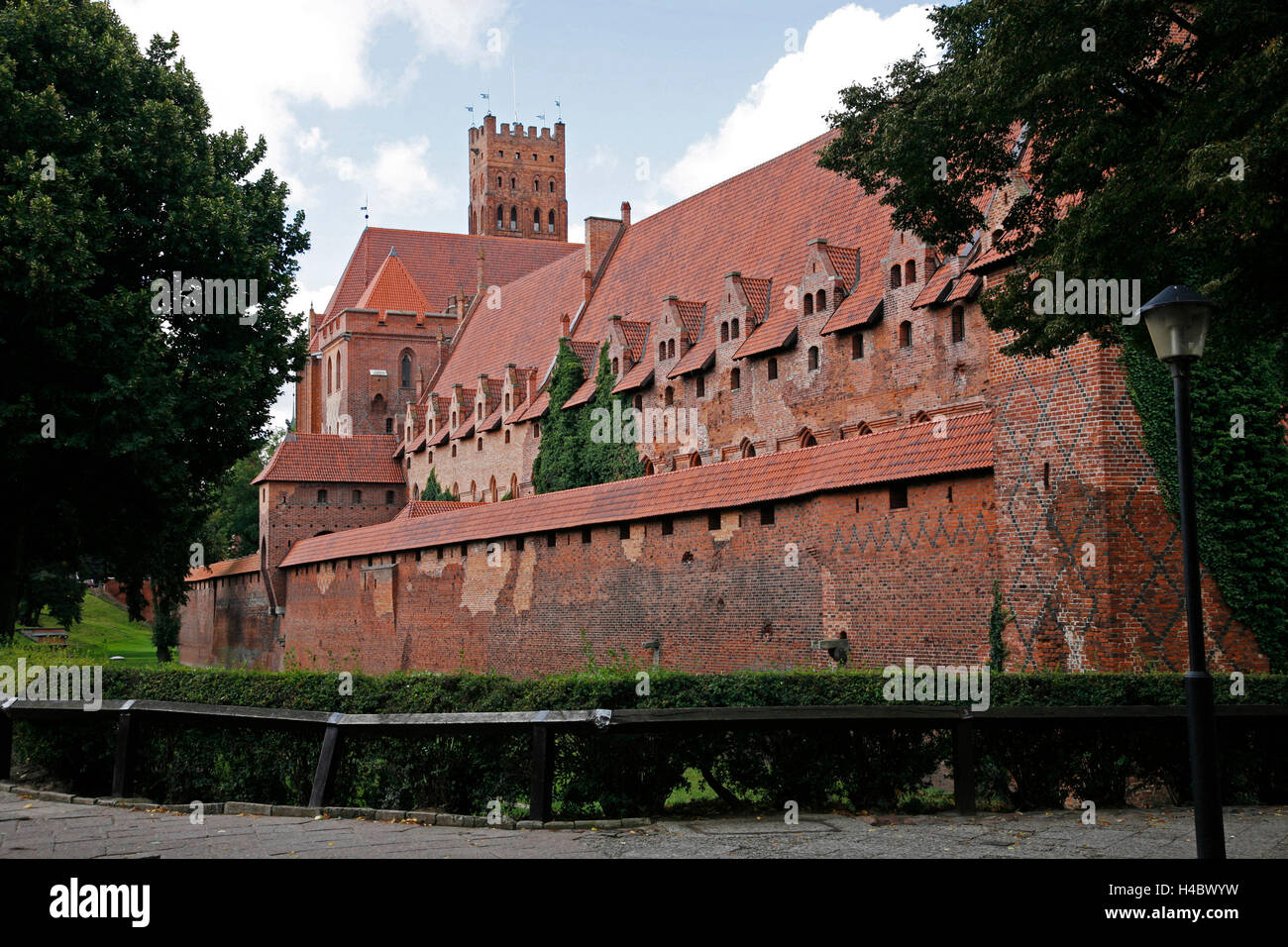 Polonia, Pomerania, Malborski, Malbork, castello di Malbork, vista esterna, lato sud-est Foto Stock