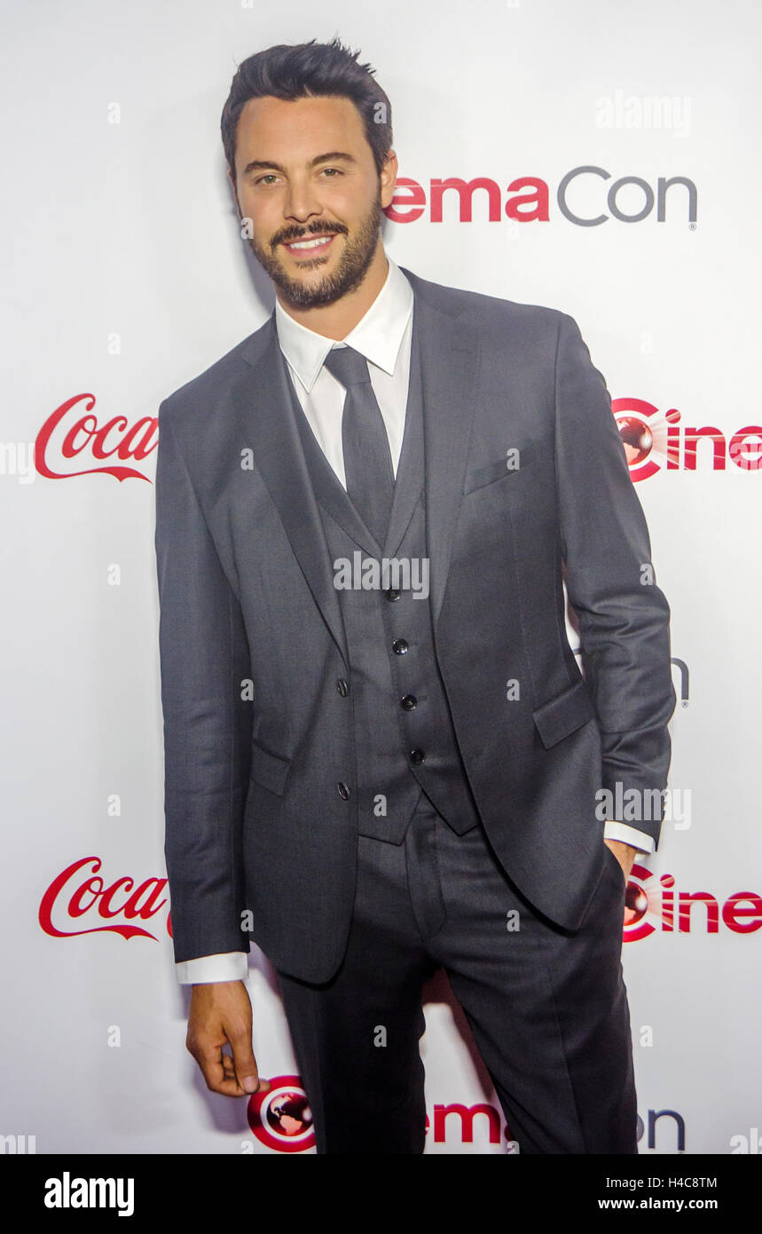 Jack Huston, Rising Star dell'anno, sul tappeto rosso prima della CinemaCon Grande schermo Achievement Award di OMNIA Night Club di Caesars Palace su Marzo 14th, 2016 a Las Vegas, NV. Foto Stock