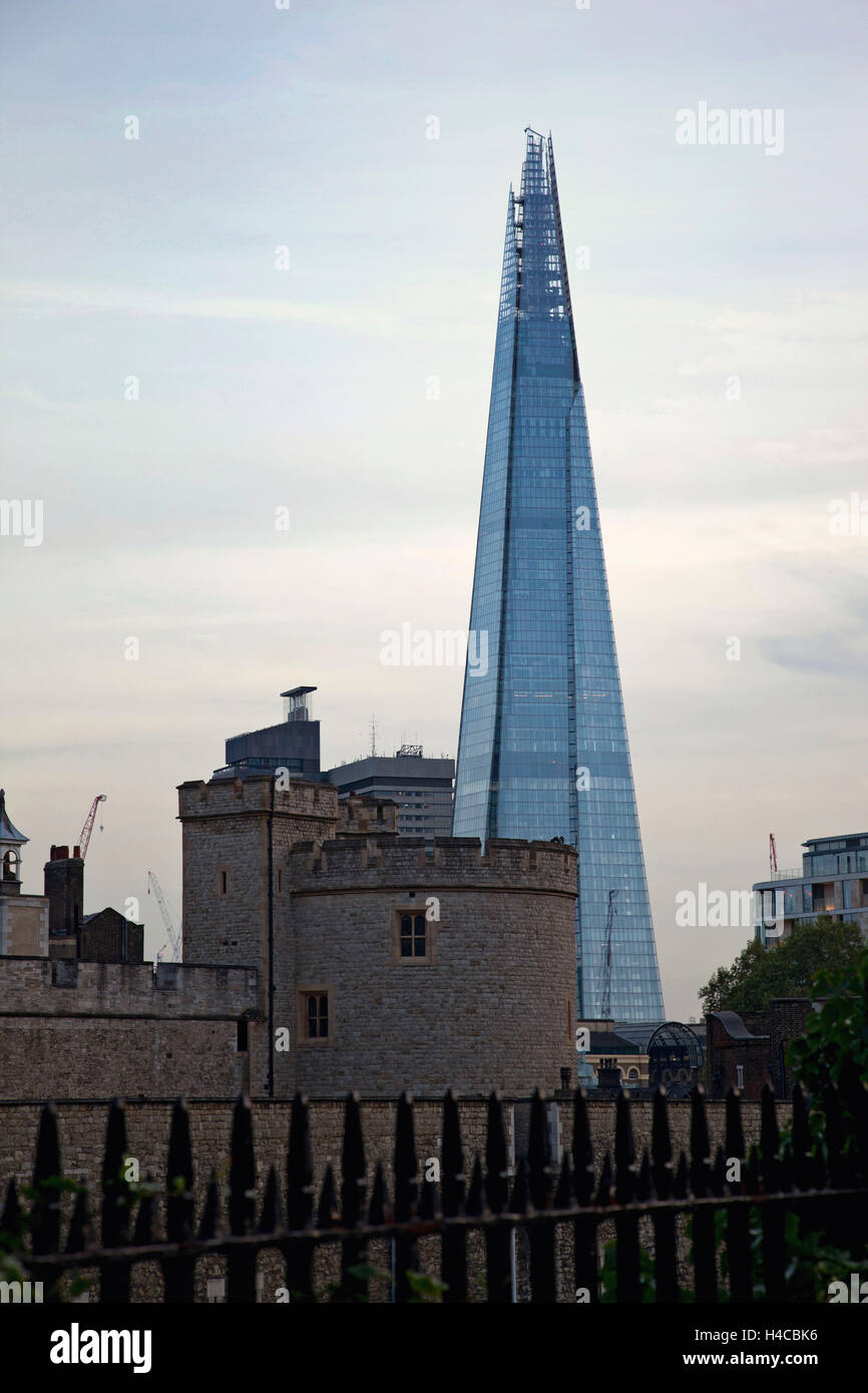 Architettura e città, Shard, Torre di Londra Foto Stock