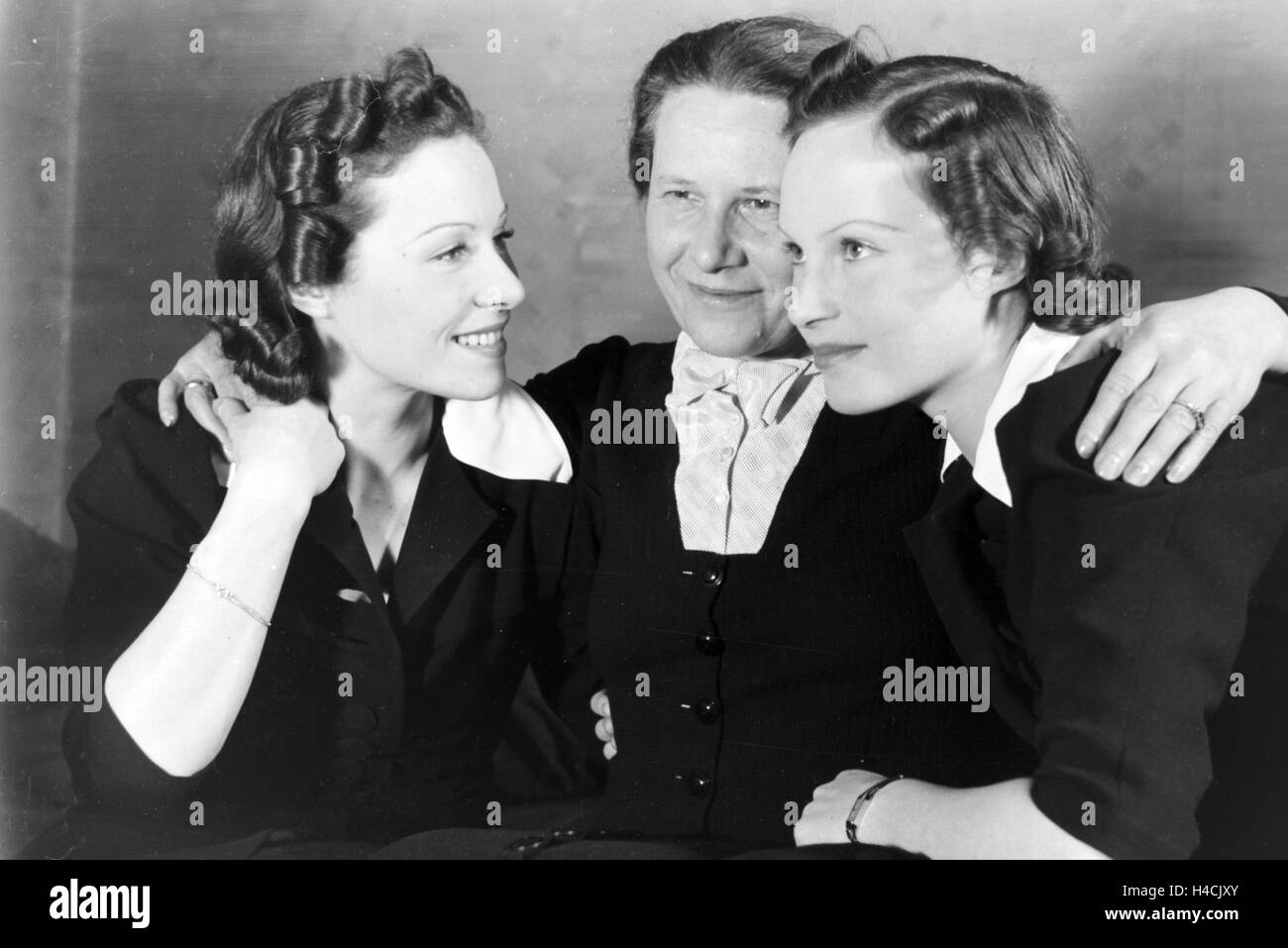 Die Geschwister Hedi und Margot Höpfner, Deutschland 1930er Jahre. Suor duo Hedi e Margot Hoepfner, Germania 1930 Foto Stock