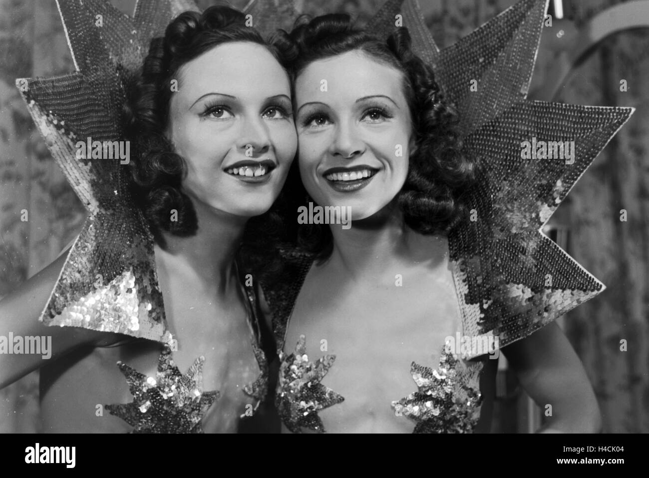 Die Geschwister Hedi und Margot Höpfner, Deutschland 1930er Jahre. Suor duo Hedi e Margot Hoepfner, Germania 1930 Foto Stock