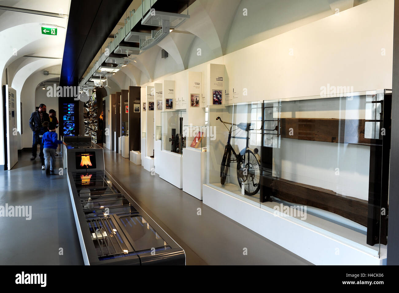 La sezione dedicata all'acciaio, Museo Nazionale Scienza e Tecnologia Leonardo da Vinci di Milano Foto Stock