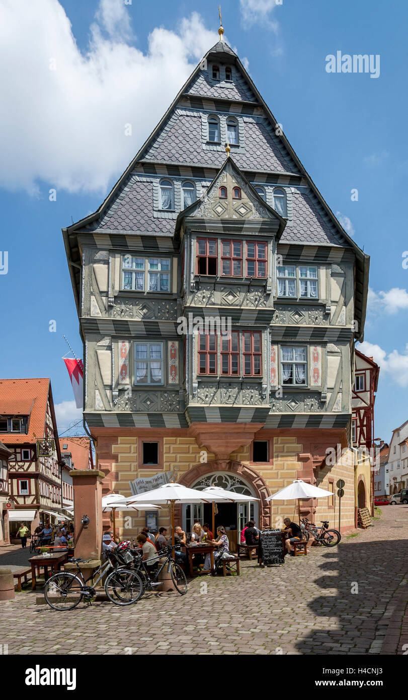 In Germania, in Baviera, mountain Milten, storica Città Vecchia, inn per il gigante, casa in legno e muratura in strada alta. Foto Stock