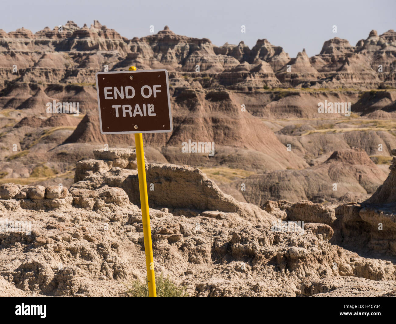 "Fine del Trail" segno, sentiero porta, Parco nazionale Badlands, South Dakota. Foto Stock