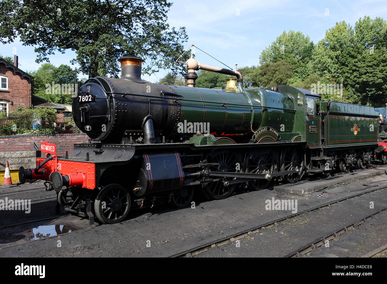 Le reliquie del vapore età, visto qui è 'Bradley Manor 7802' locomotiva a vapore a Severn Valley Railway. Foto Stock