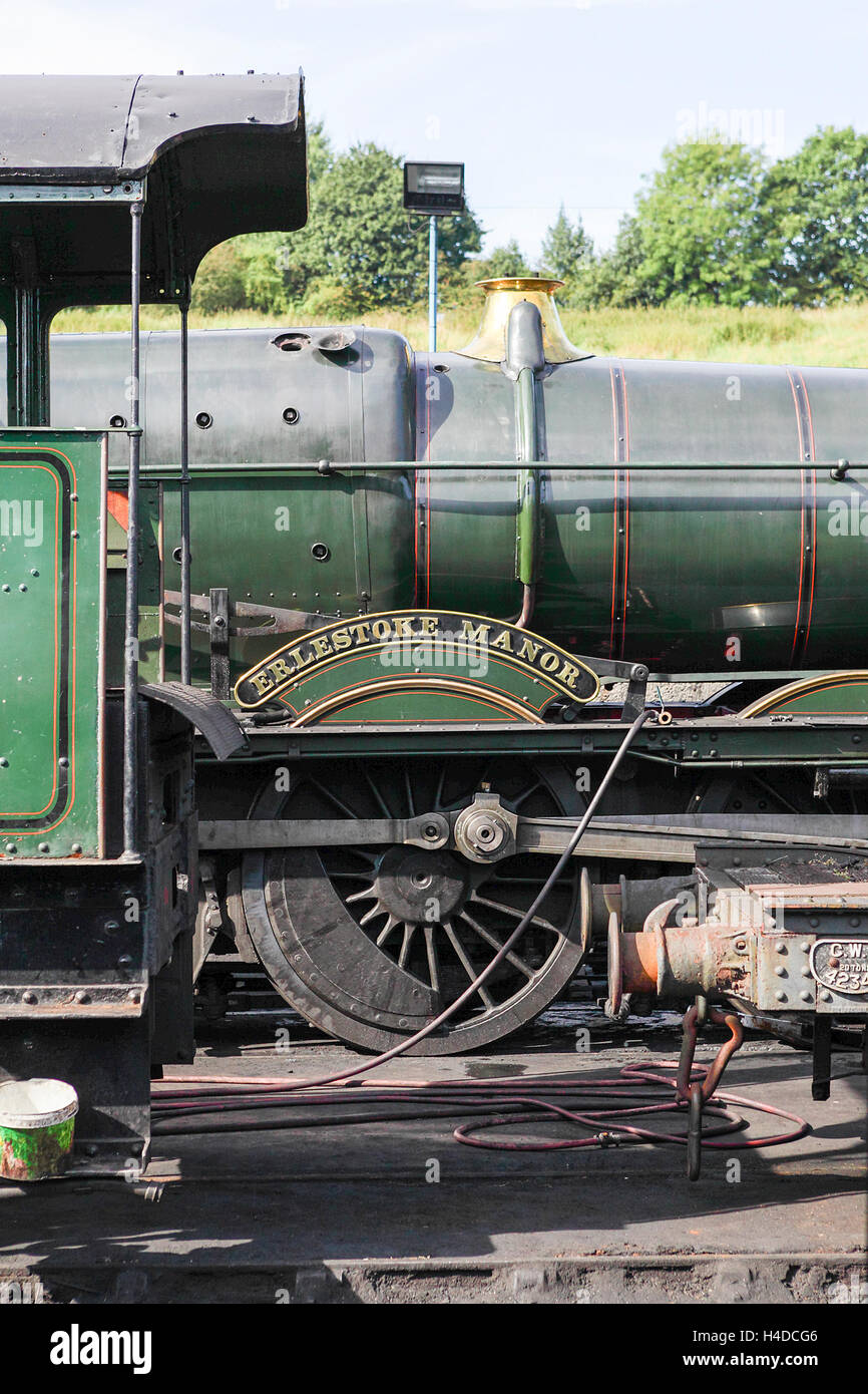 Le reliquie del vapore età visto qui è una vista di 'Erlestoke Manor' locomotiva di Bridgnorth stazione. Foto Stock