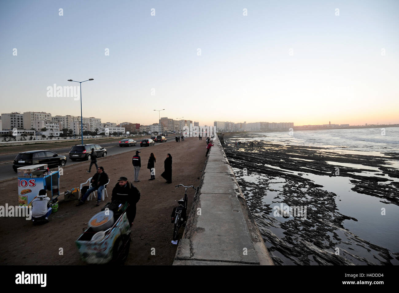 Tramonto lungo di Casablanca corniche Foto Stock