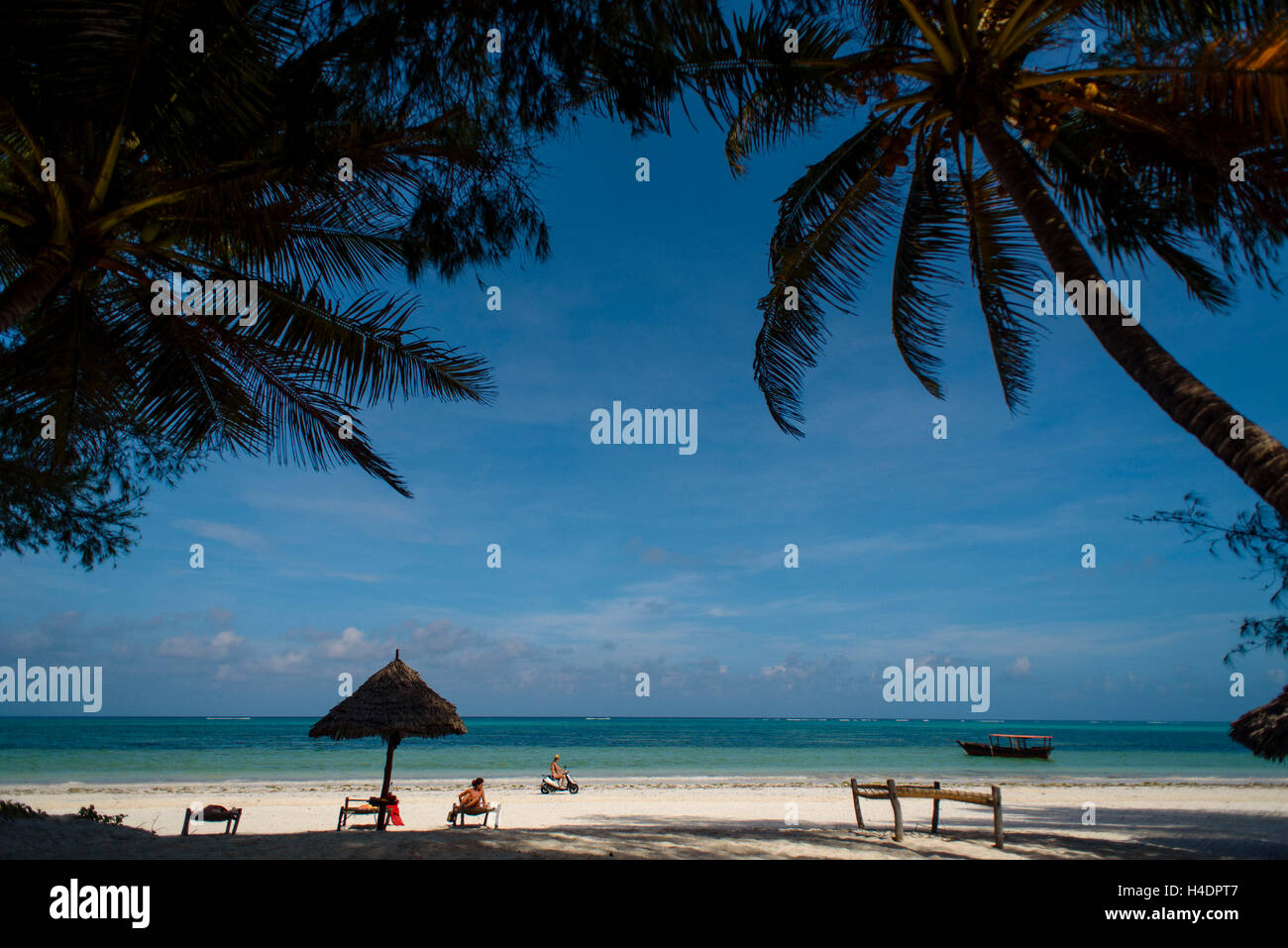 Spiaggia da sogno con Bwejuu, Zanzibar Foto Stock