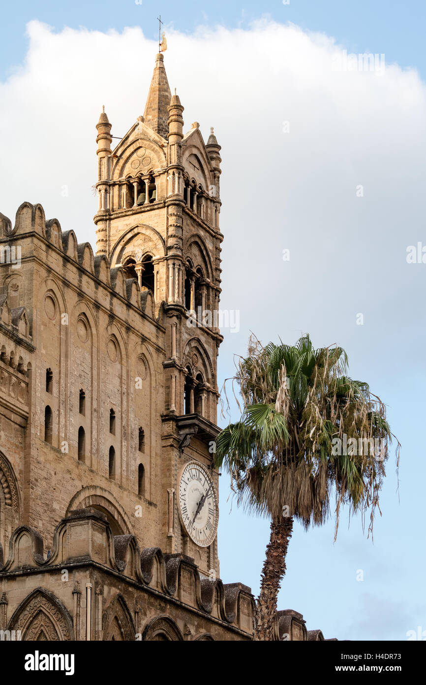 La Cattedrale di Palermo, dedicata alla Madonna Assunta, costruita nel 1179-85 Foto Stock