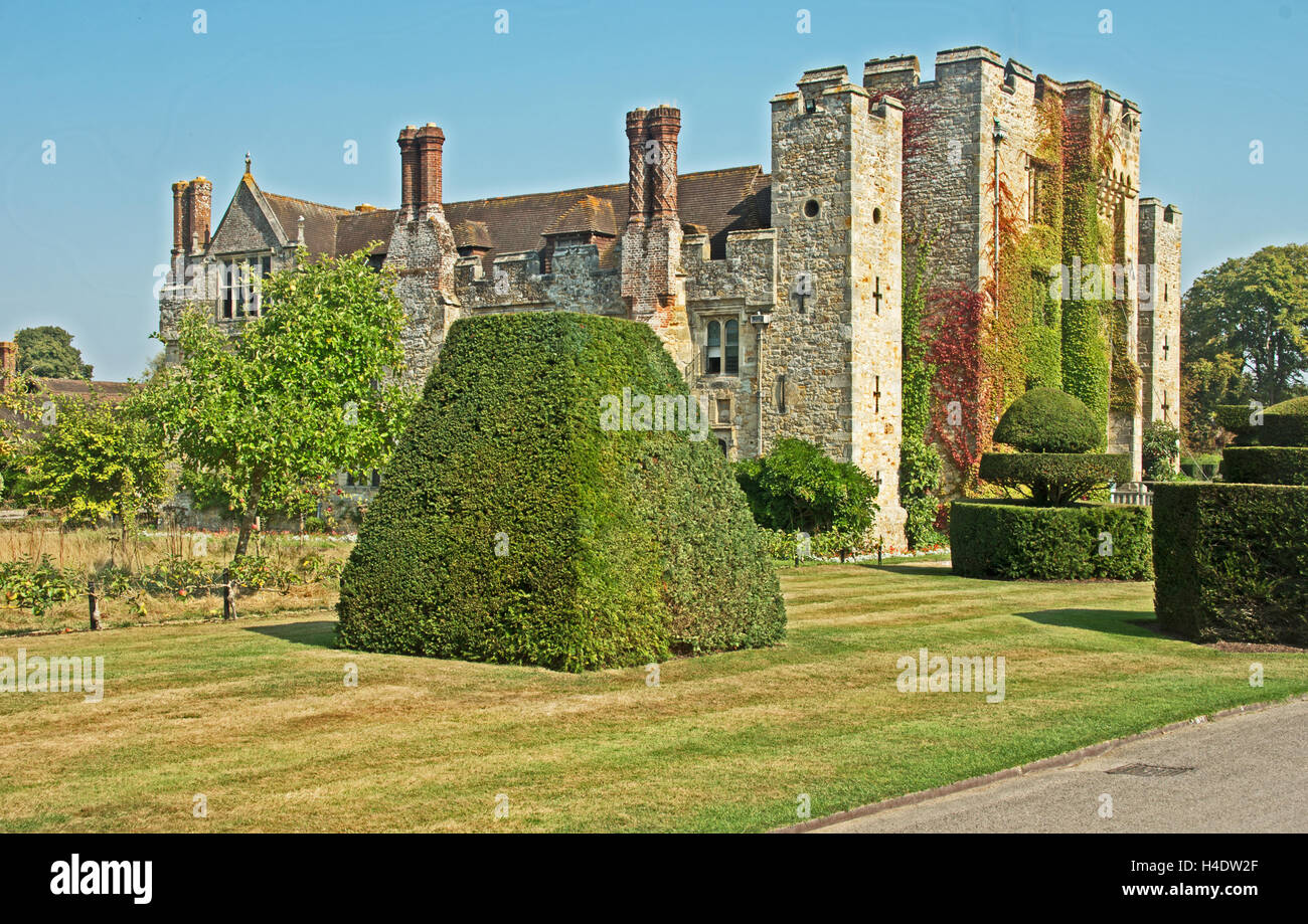 Heaver Castello, Hedge Topiaria da terra per Kent, Inghilterra Foto Stock