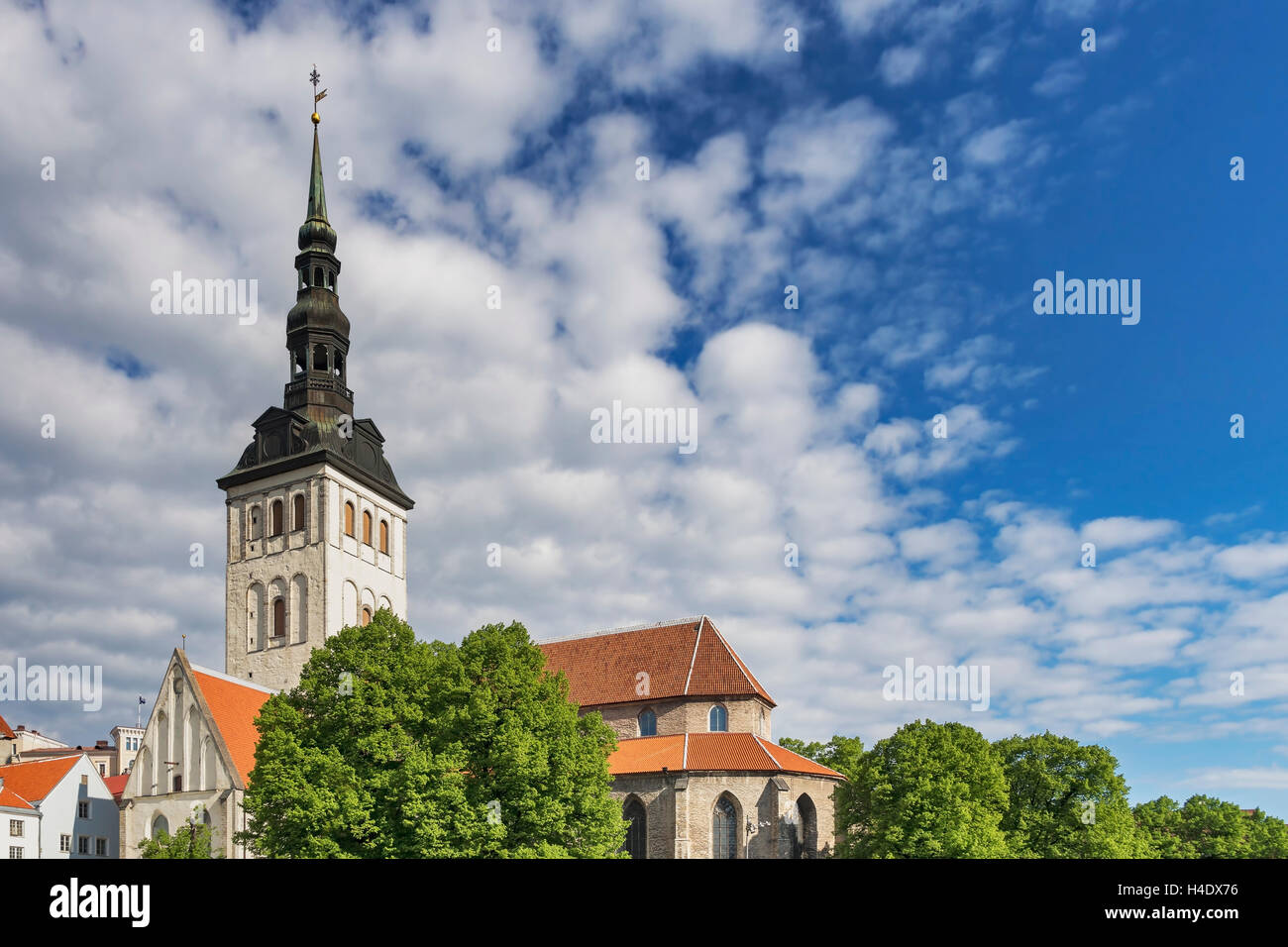 La Chiesa di San Nicola (Niguliste Kirik) fu ricostruita in stile gotico tra 1405 e 1420, Tallinn, Estonia, Europa Foto Stock
