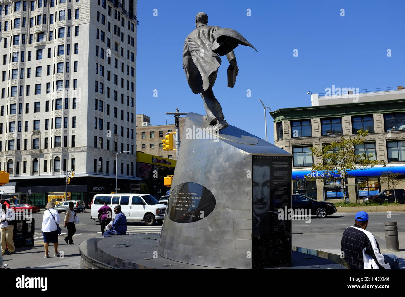 Adam Clayton Powell Jr della statua "Terra Superiore' in 125th Street,Harlem,New York City,USA Foto Stock