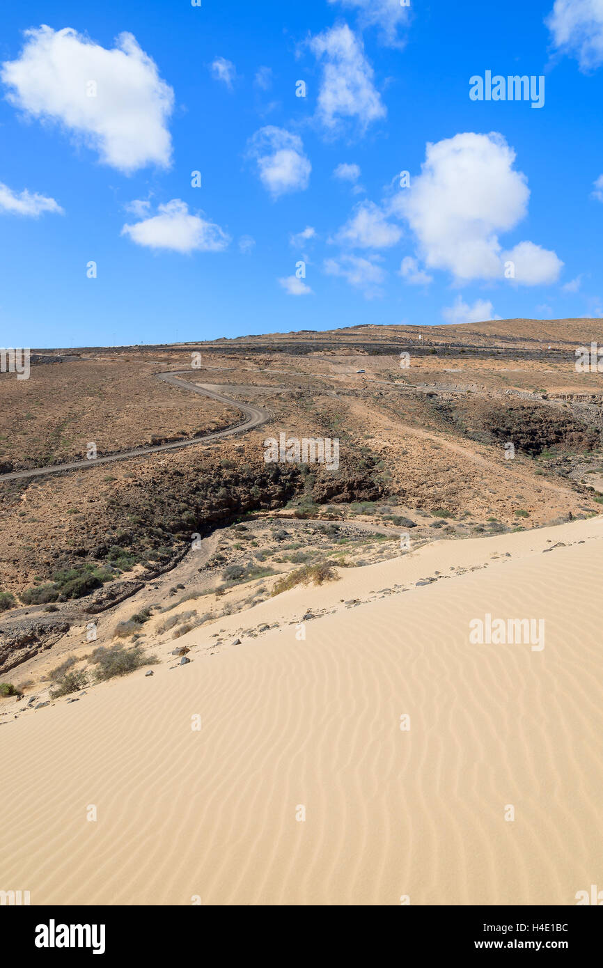 Il paesaggio del deserto e dune di sabbia sulla spiaggia di Sotavento sulla Penisola di Jandia, Fuerteventura, Isole Canarie, Spagna Foto Stock