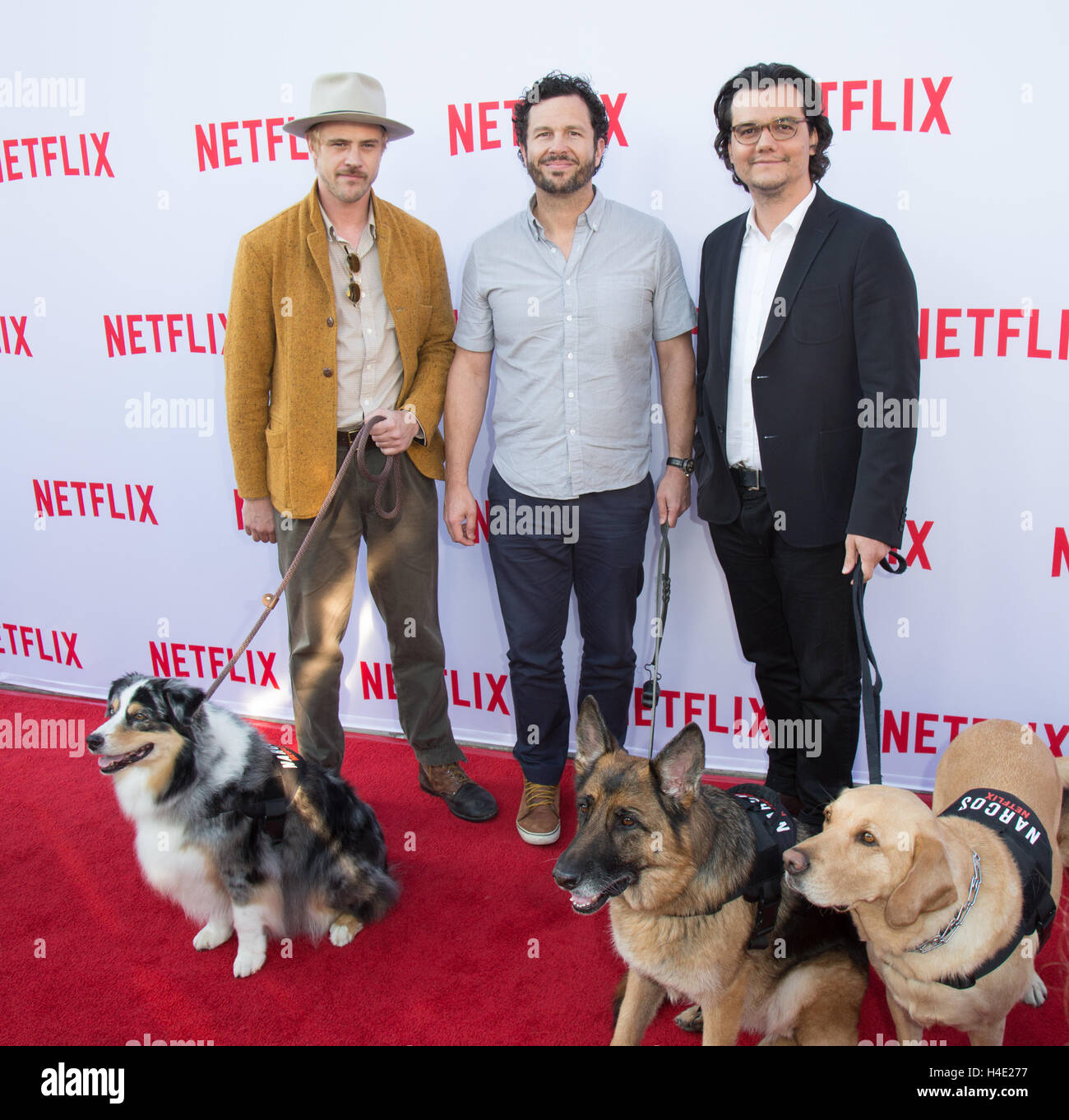 Narcos cani, Boyd Holbrook, Eric Newman, e Wagner Moura frequentare Netflix narcos del Q&una proiezione a Paramount Studios il 11 maggio 2016 a Los Angeles, California, Stati Uniti d'America Foto Stock