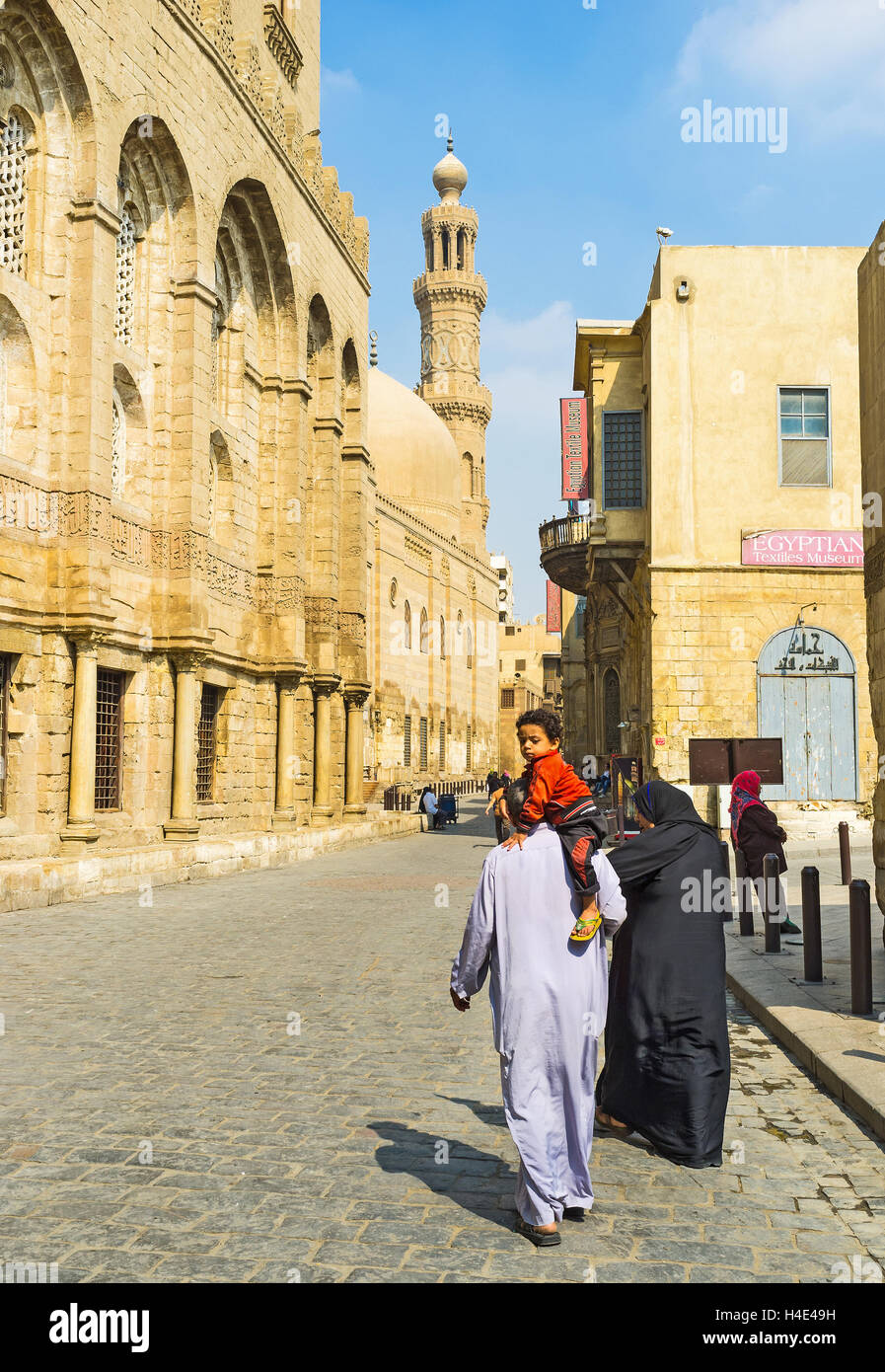 Il Al-Muizz street è aperto museo islamico, famoso tra la gente del posto e turisti,Cairo Egitto Foto Stock
