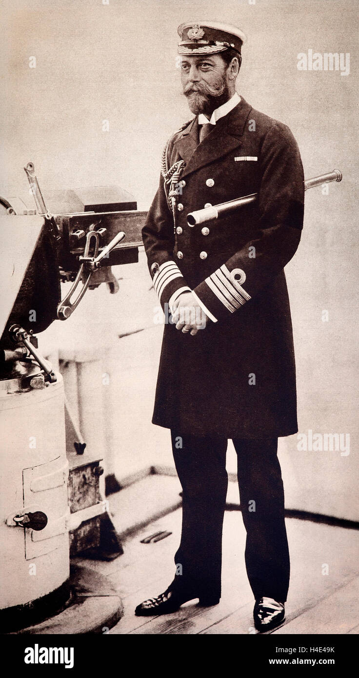 Re Giorgio V; allora Duca di York del dispositivo HMS Bacchante, un Bacchante-classe vite ironclad-propulsione corvette della Royal Navy. Essa è particolarmente famoso per essere la nave su cui il Prince George è servito come un guardiamarina. 1892. Foto Stock