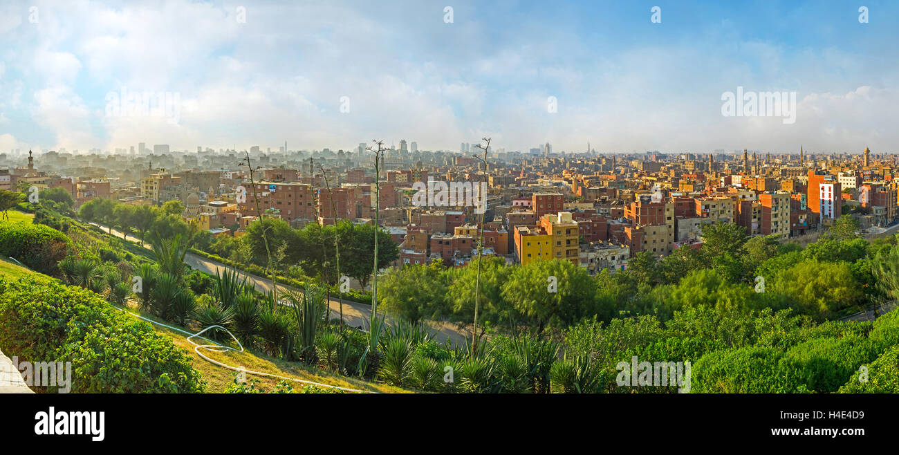 Il famoso Al-Azhar park situato in zona collinare, in modo che si affaccia su quasi tutte le città del Cairo, Egitto. Foto Stock
