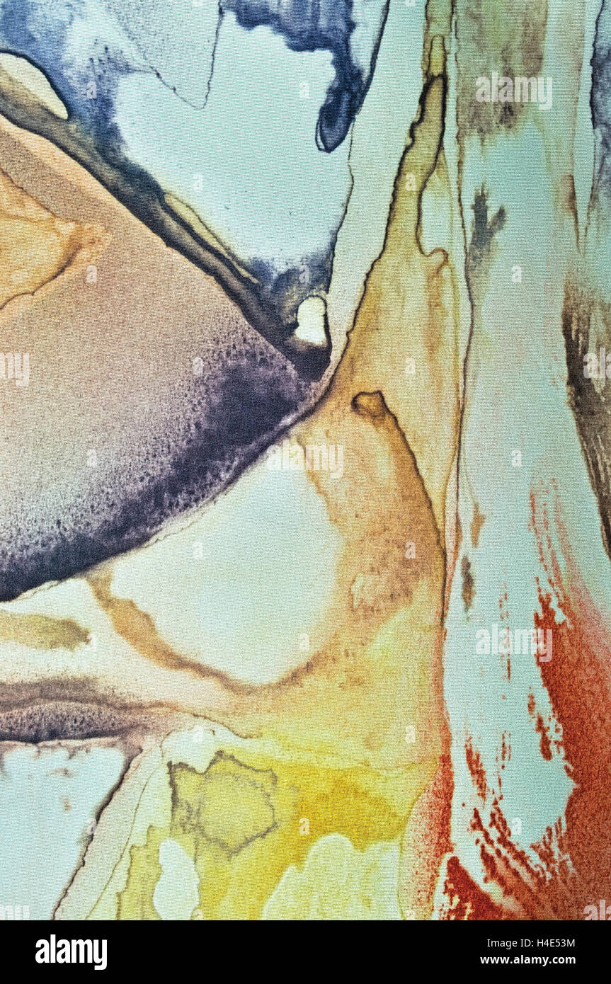 Abstract vernice ad acquerello, VERNICIATO TESTURIZZATO verticale tessuto di seta tela macro sfondo closeup, stampato turchese pastello, blu Foto Stock