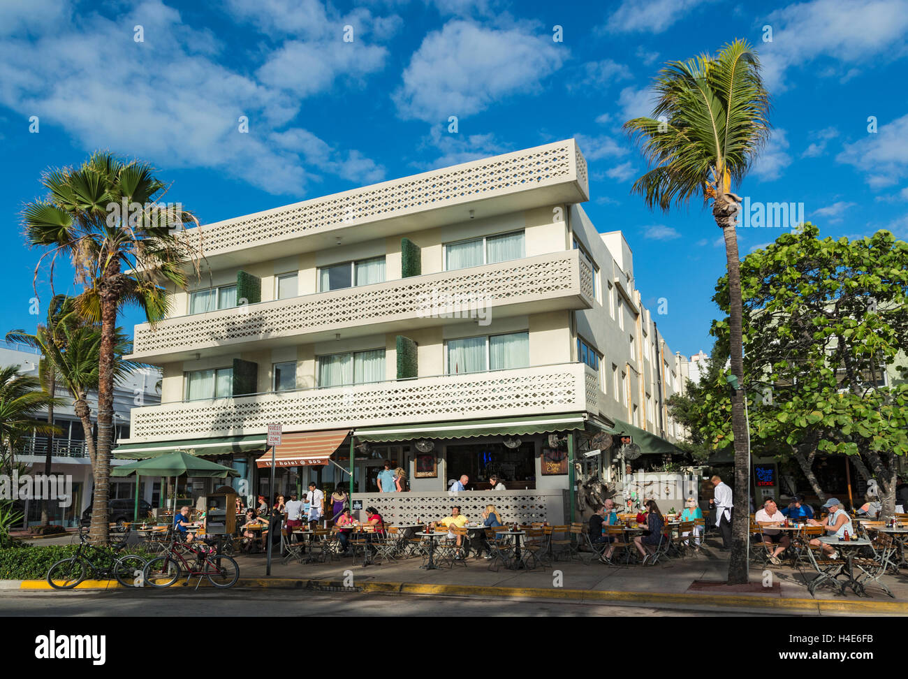 Florida Miami Beach Art Deco District, Ocean Avenue, l'hotel @ 800, il News Cafè Ristorante Foto Stock