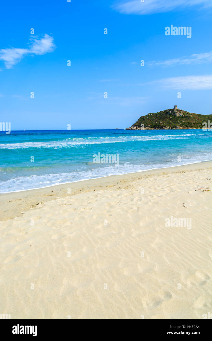 Idilliaco Porto Giunco spiaggia con mare azzurro acqua, l'isola di Sardegna, Italia Foto Stock