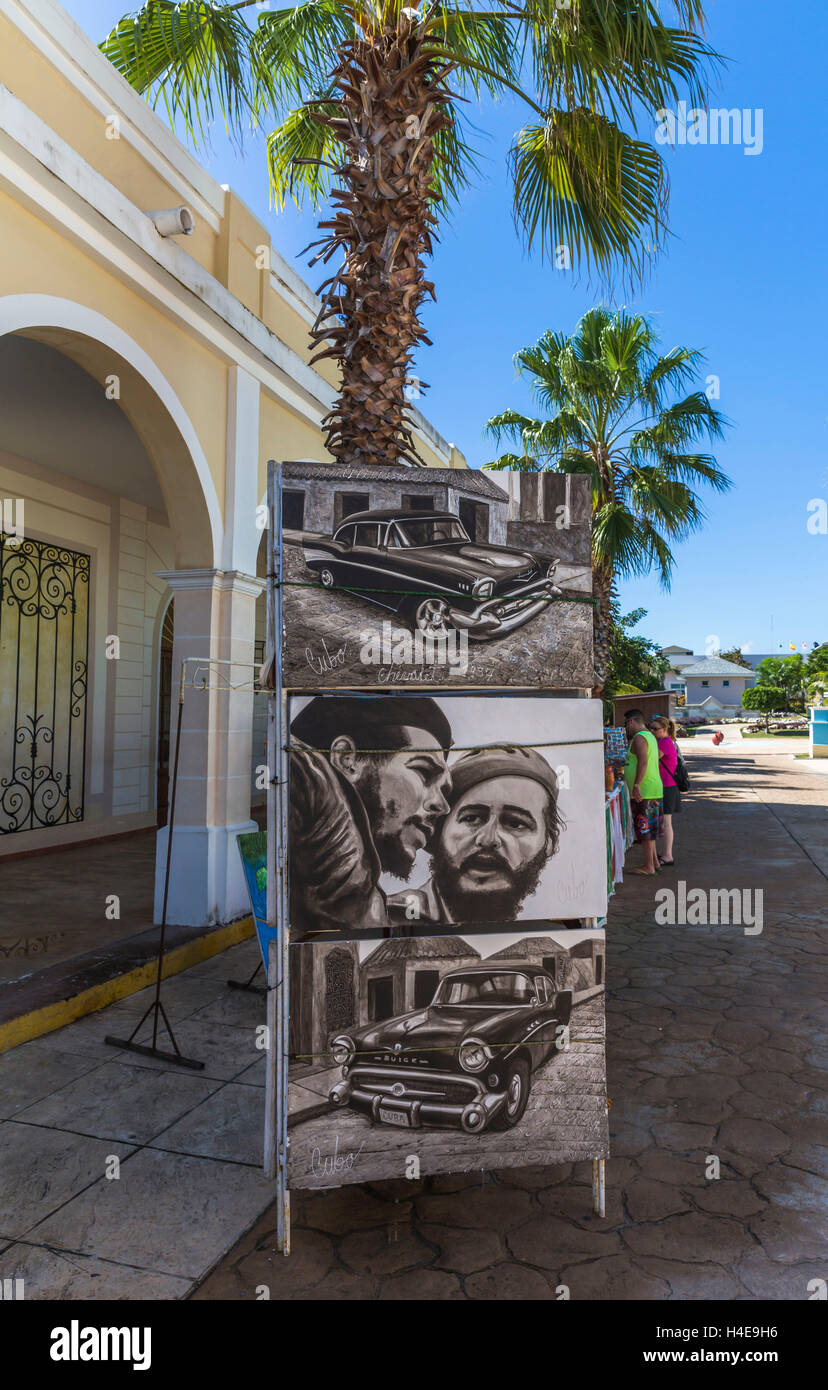 Ritratti allegro Castro e Che Guevara, old-timer, Pueblo La Estrella, Village Shopping Centre, Cayo Santa Maria, Villa Clara, Cuba, la Repubblica di Cuba, Antille Maggiori dei Caraibi Foto Stock