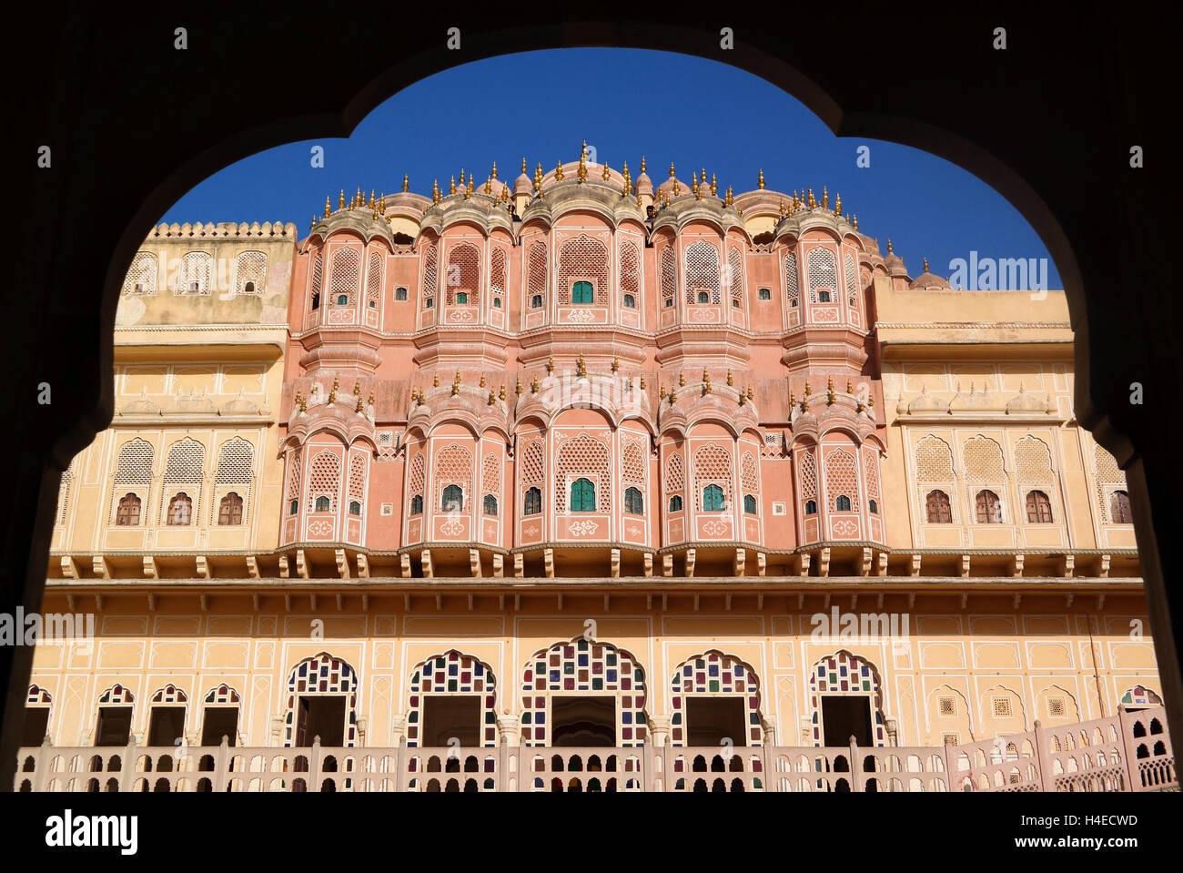 Ingresso al Hawa Mahal o Palazzo dei venti, Jaipur, India Foto Stock