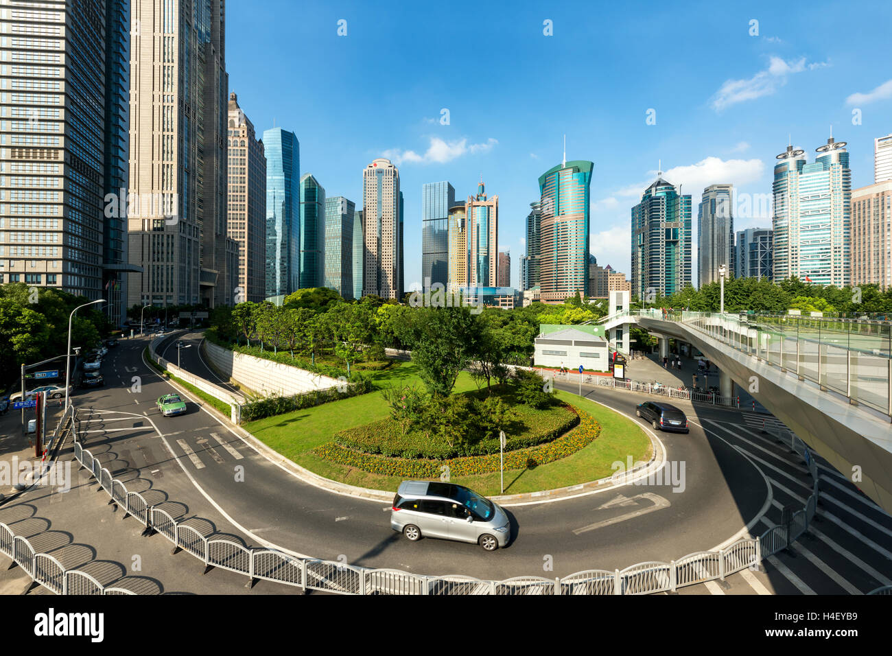 Shanghai luajiazui finanza e al quartiere degli affari della zona commerciale grattacielo a Shanghai in Cina Foto Stock