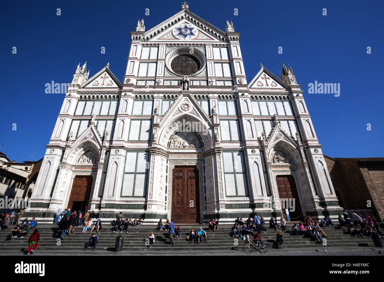 Basilica di Santa Croce e Piazza Santa Croce a Firenze Toscana Italia Foto Stock