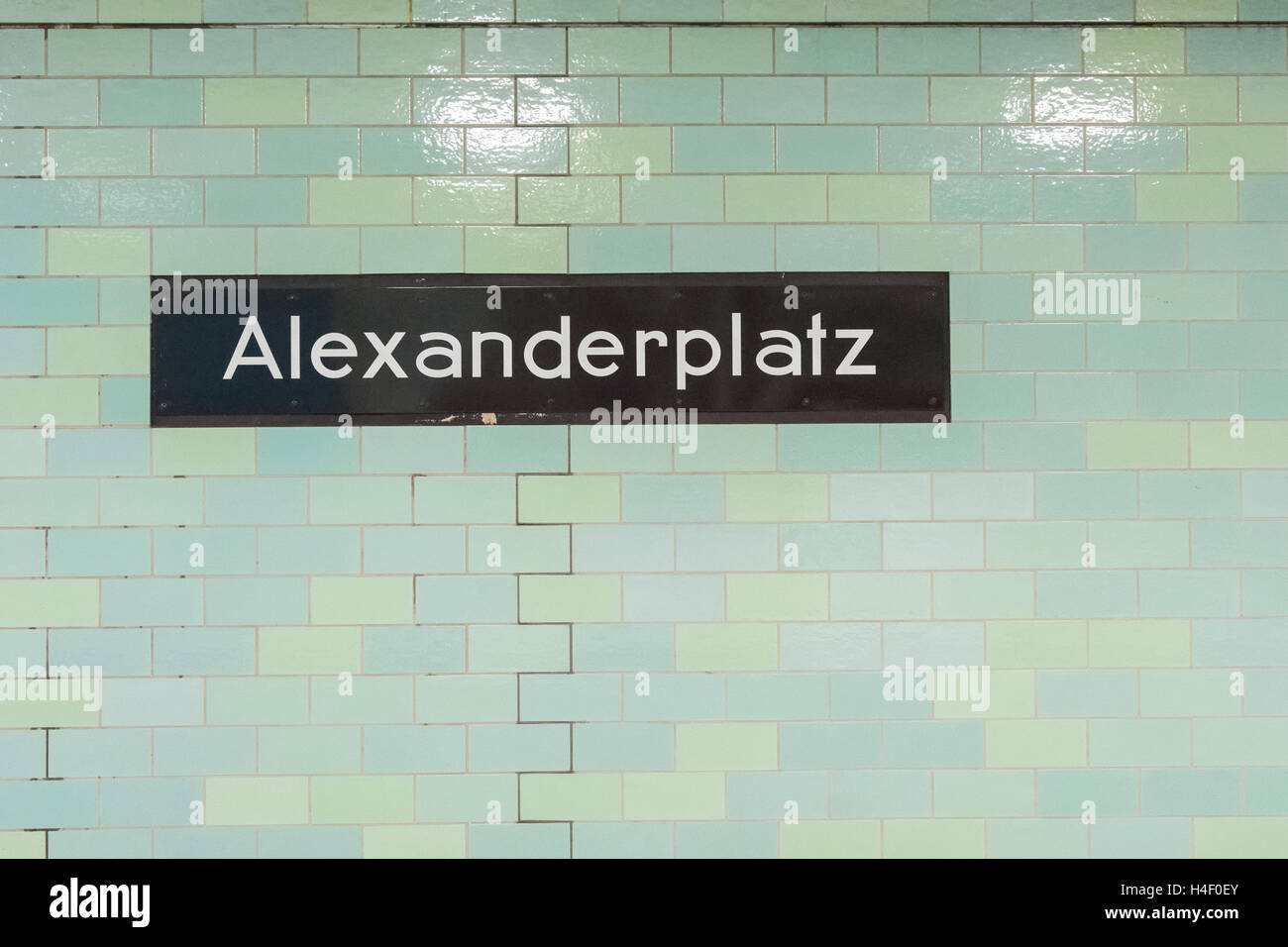 Segno presso la stazione della metropolitana "Alexanderplatz" a Berlino Foto Stock
