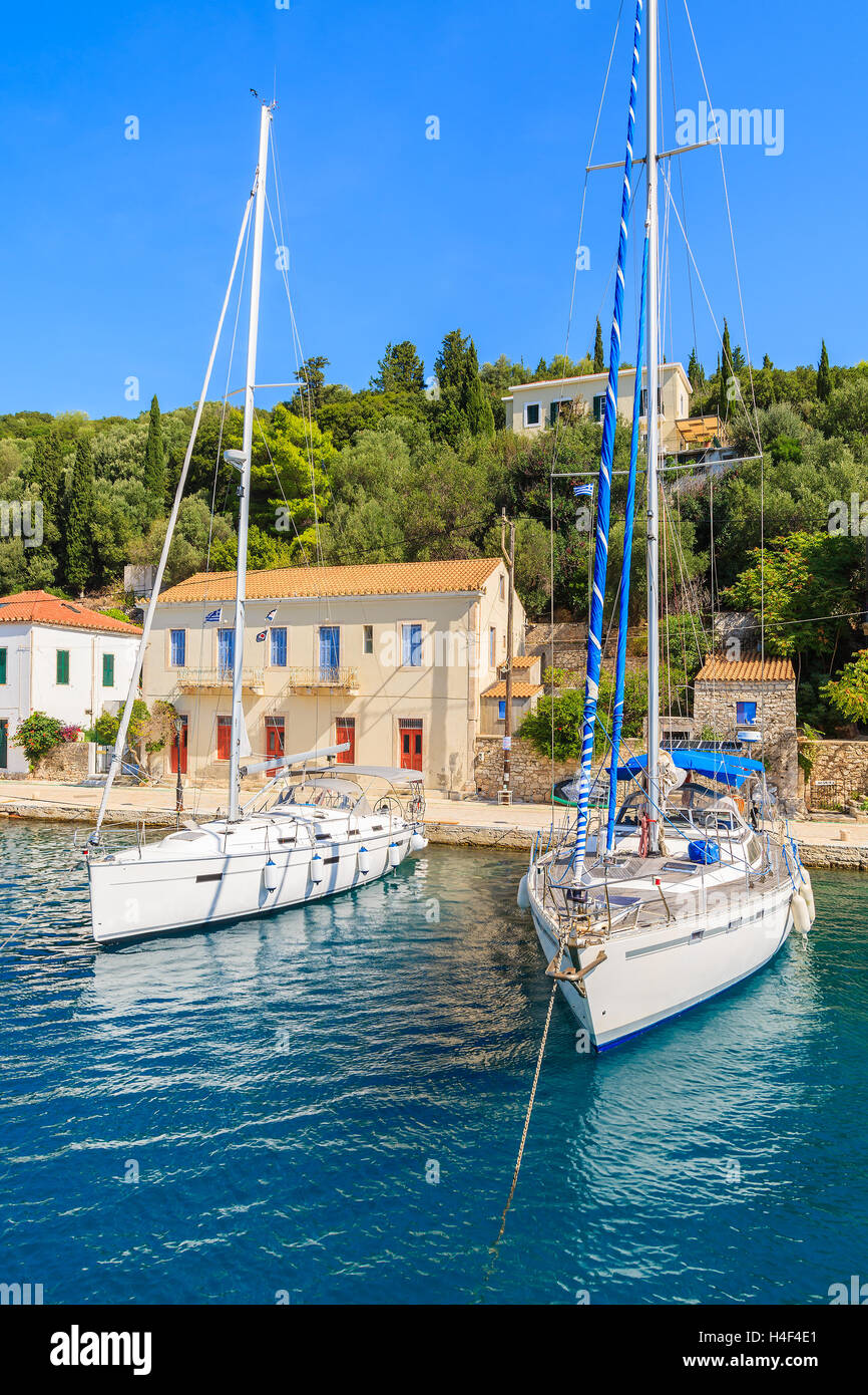 Yacht Barche nel porto di Kioni su Itaca Island, Grecia Foto Stock