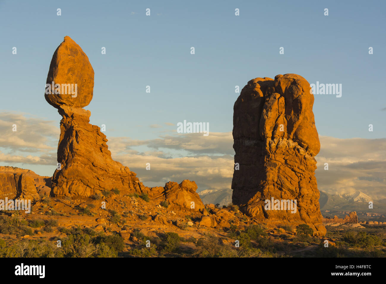 Utah, il Parco Nazionale di Arches, equilibrato Rock Foto Stock