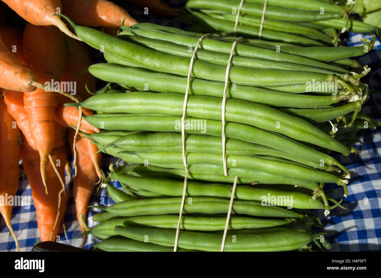 Fagioli verdi sul mercato degli agricoltori in stallo, England, Regno Unito Foto Stock
