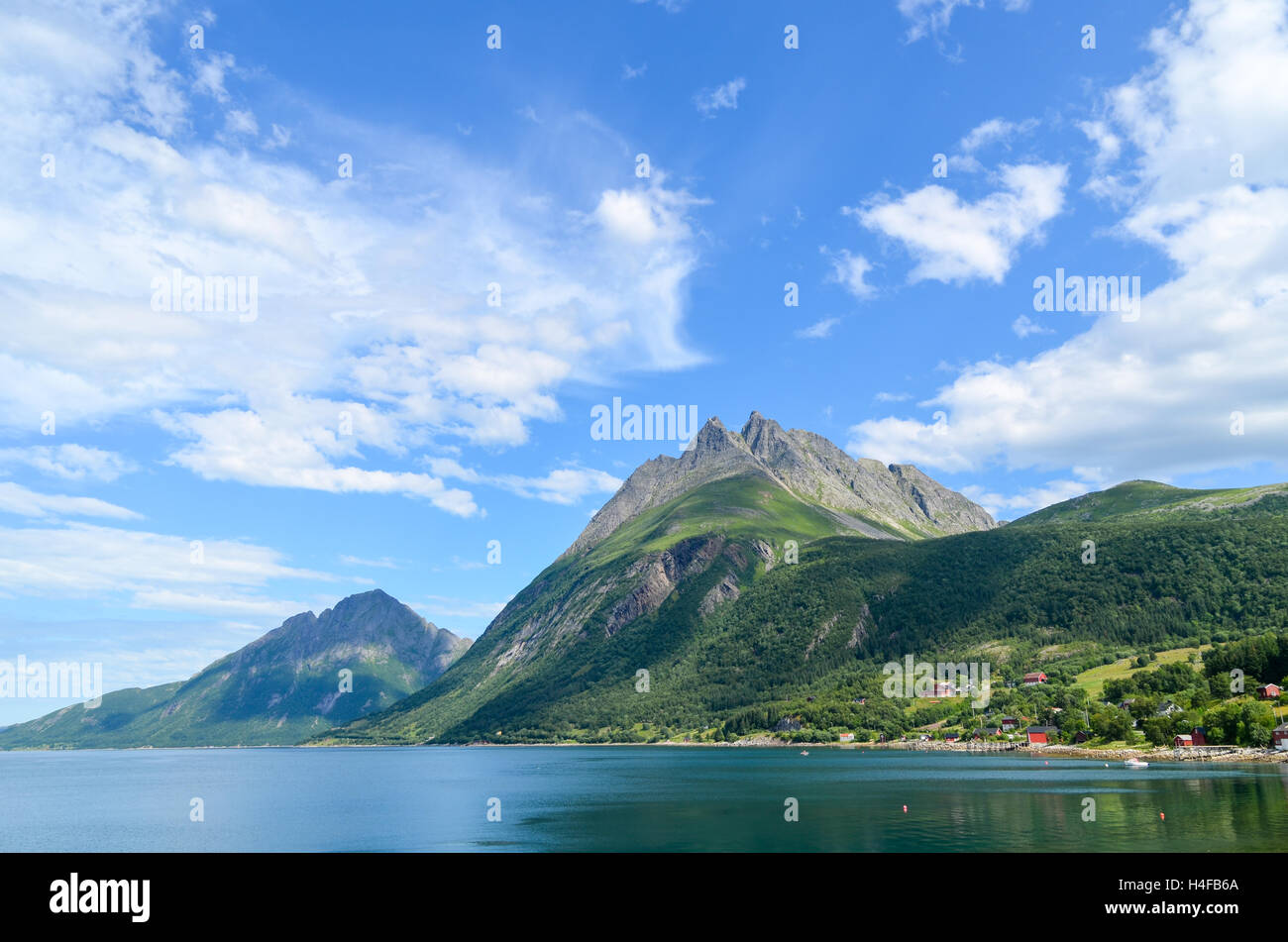 Norvegia settentrionale all'aperto, fiordi e montagne (Liatinden) Foto Stock