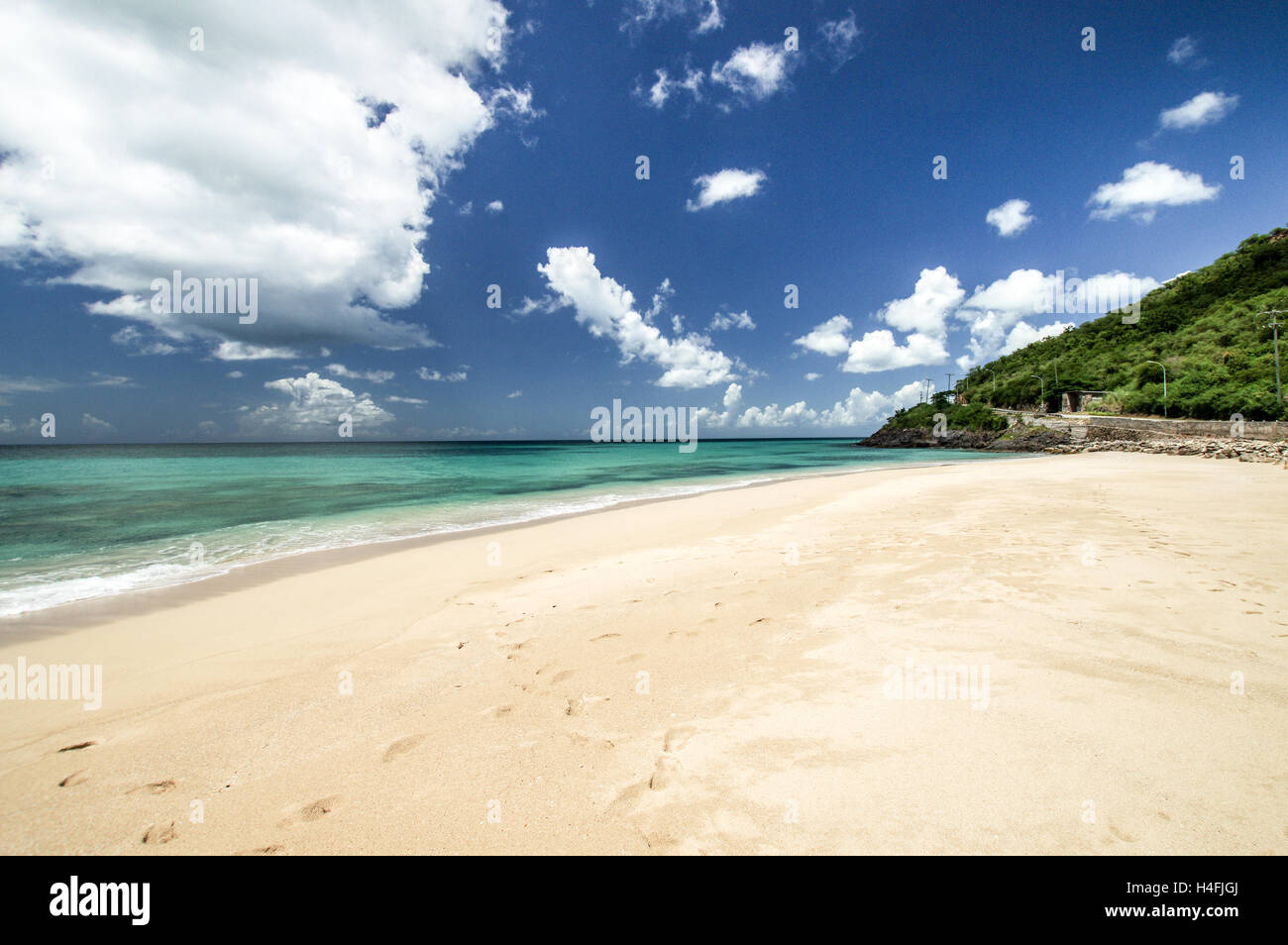 Punto di granchio Beach sulla costa occidentale di Antigua, dei Caraibi Foto Stock