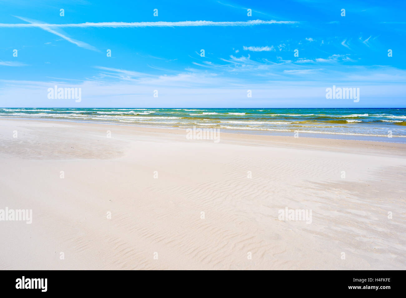 Sabbia bianca spiaggia Debki su soleggiate giornate estive, Mar Baltico, Polonia Foto Stock
