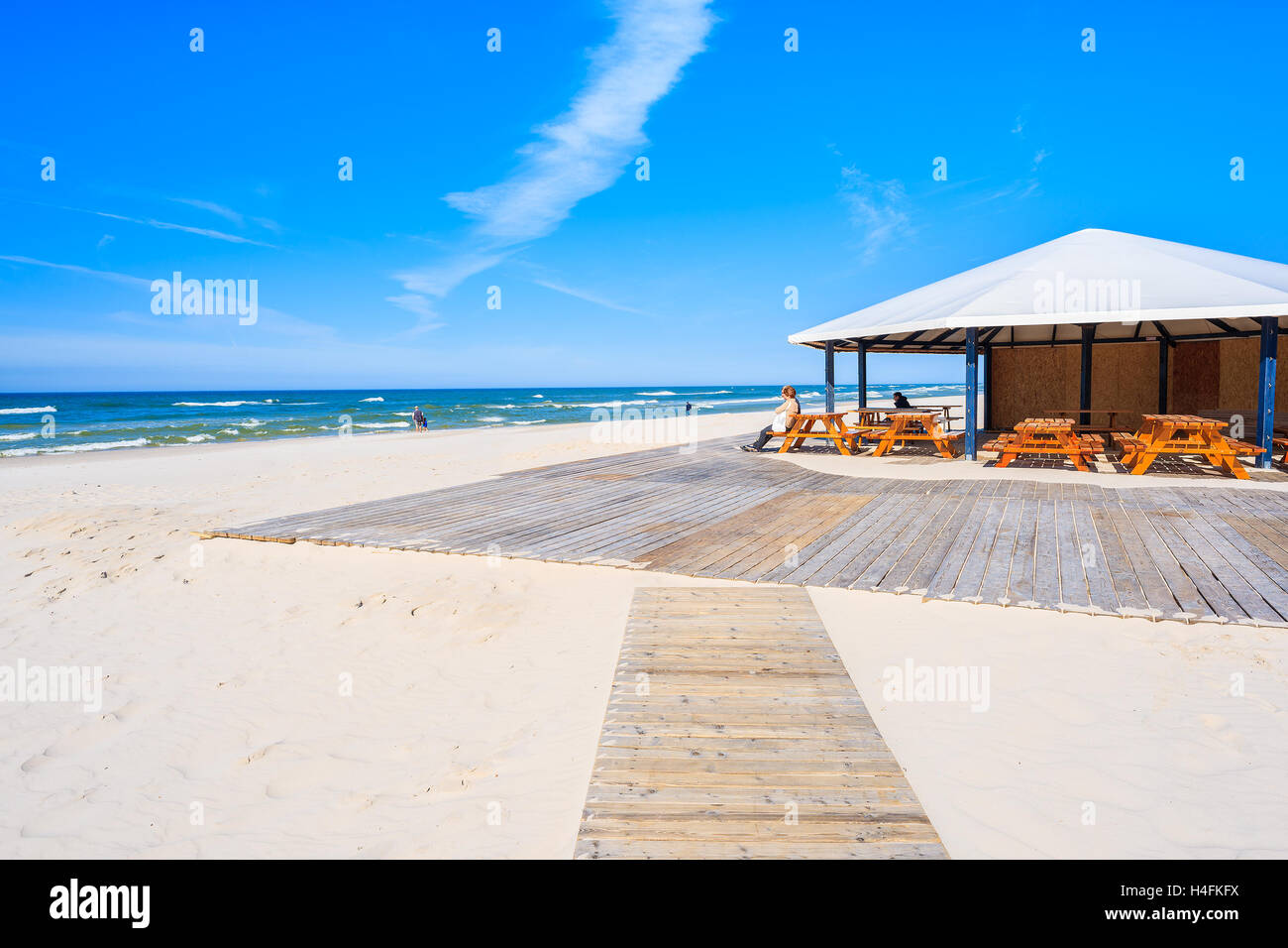 Percorso al bar sulla spiaggia in Bialogora villaggio costiero, Mar Baltico, Polonia Foto Stock