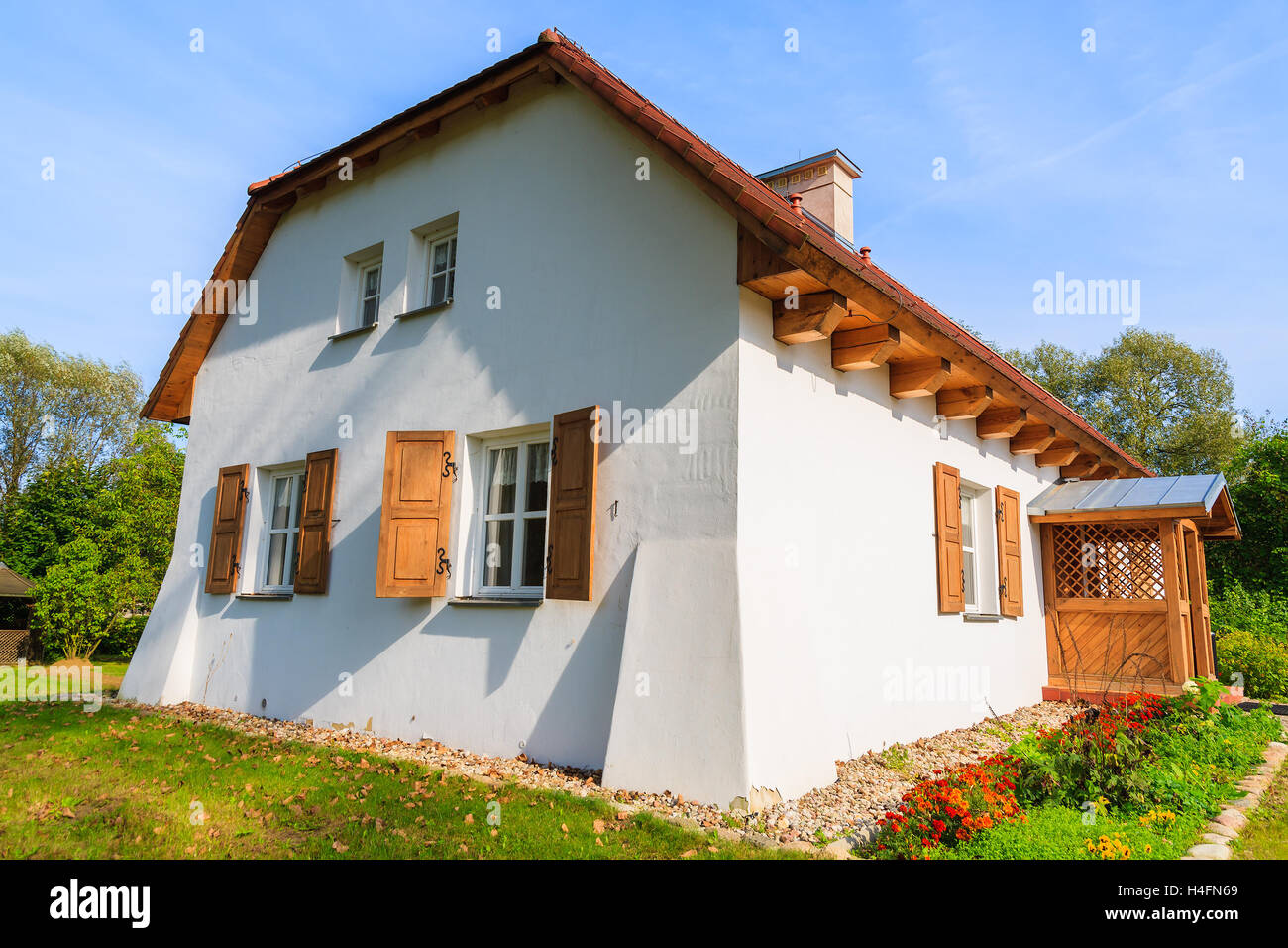 Cottage tradizionale casa in zona rurale del villaggio di Radziejowice, Polonia Foto Stock