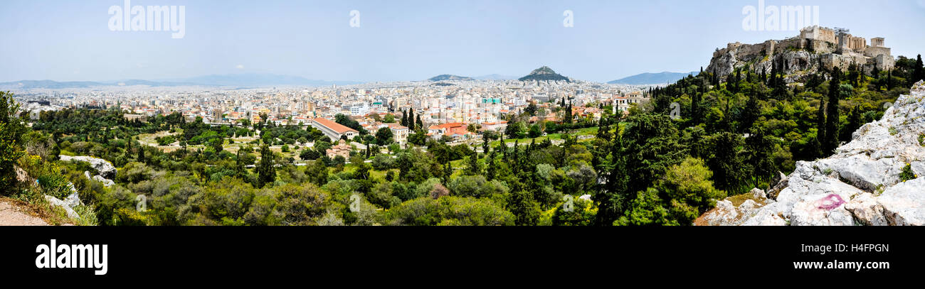 Atene, Grecia. Vista dal areopago con la collina dell'Acropoli. Foto Stock