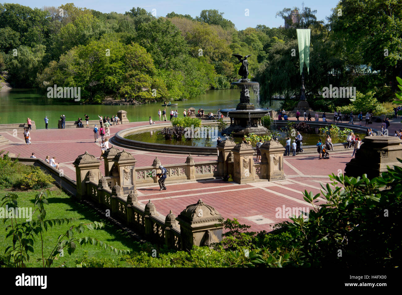Angelo di acque fontana a Bethesda terrazza nel parco centrale. Manhattan, New York. Foto Stock