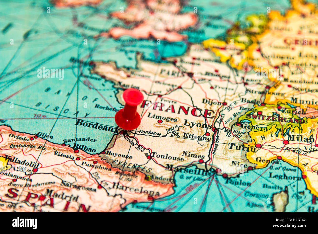 Bordeaux, Francia imperniata su vintage Mappa di Europa Foto Stock