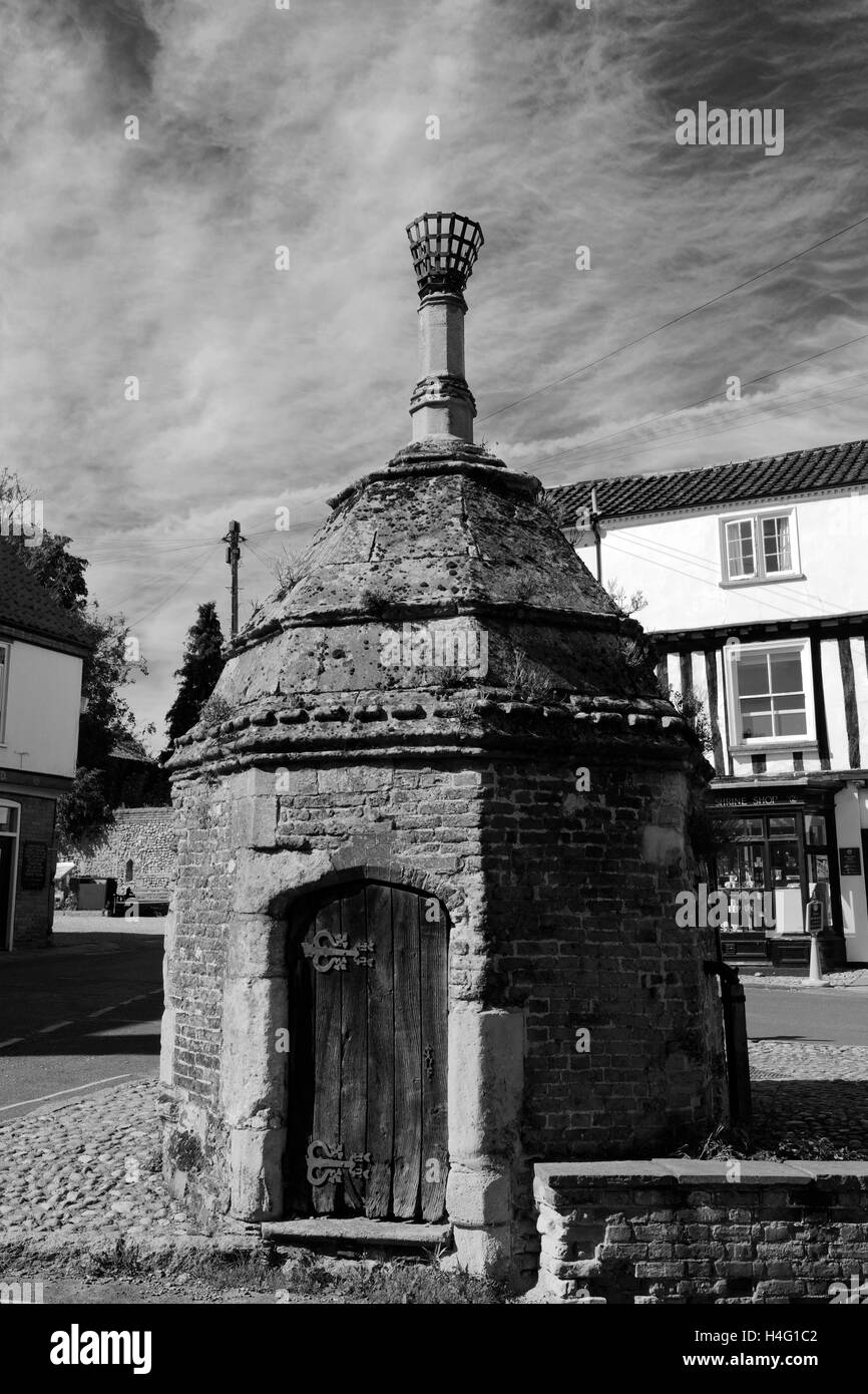 Vista del villaggio Lock Up, Little Walsingham village, North Norfolk, Inghilterra, Regno Unito Foto Stock