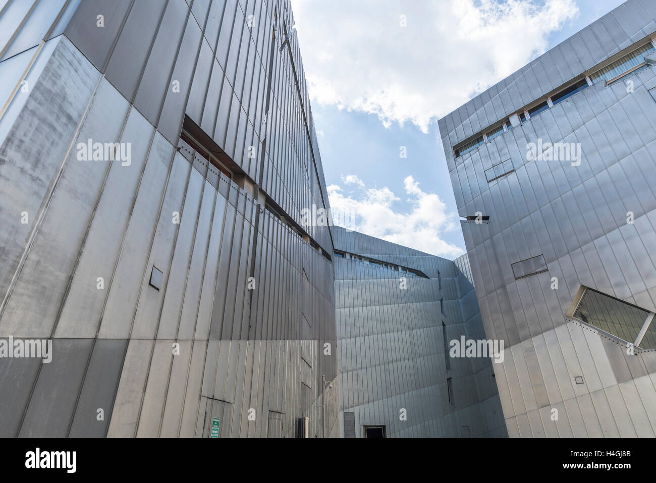 La parte esterna del Museo Ebraico di Berlino, Germania Foto Stock