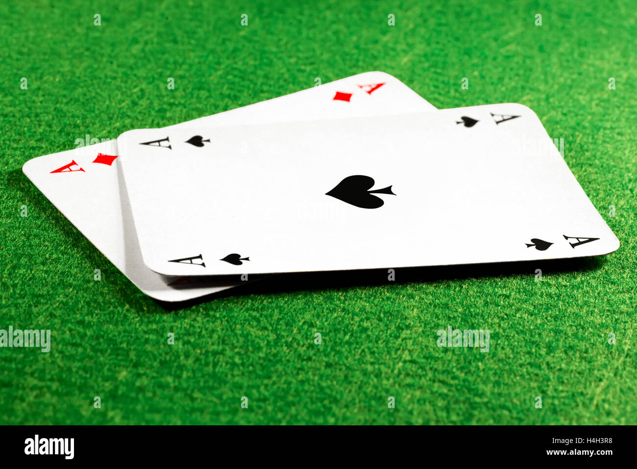 donne e asso a poker