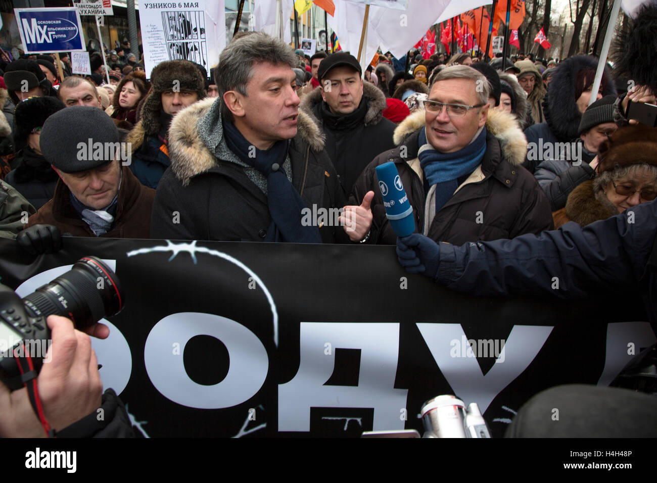 Il Russo leader dell opposizione Boris Nemtsov opposizione durante il mese di marzo sulla centrale di Mosca, Russia Foto Stock