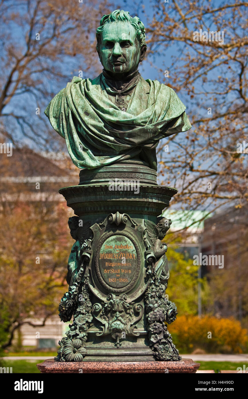 Busto del sindaco Dr. Andreas Zelinka in Viennese di City Park, Austria, Europa Foto Stock