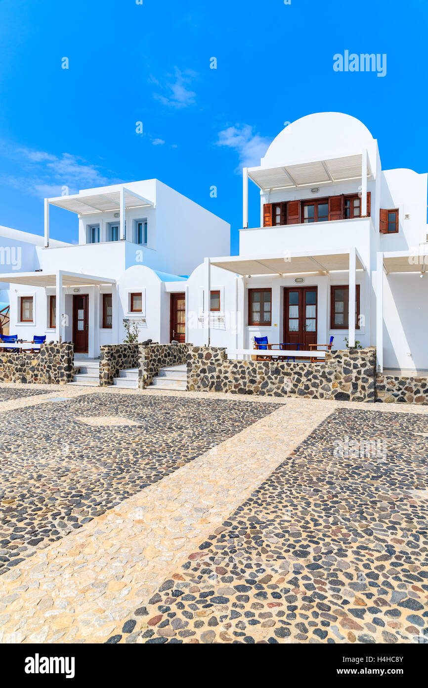 Vacanza tradizionale appartamenti costruito in stile greco a Imerovigli vilage - Santorini Island, Grecia Foto Stock