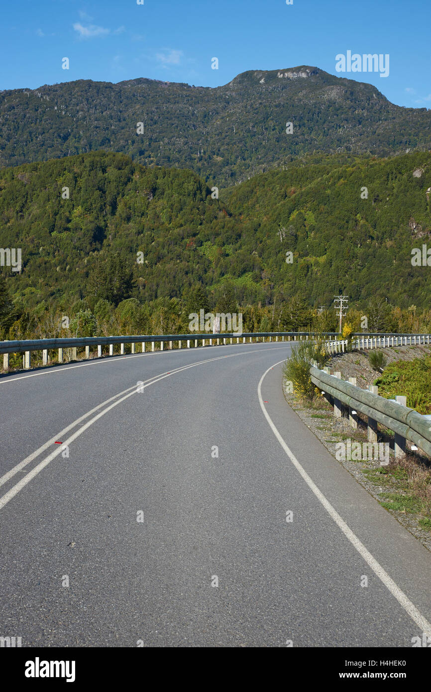 Carretera Austral road nella regione di Aysen del sud del Cile. Foto Stock